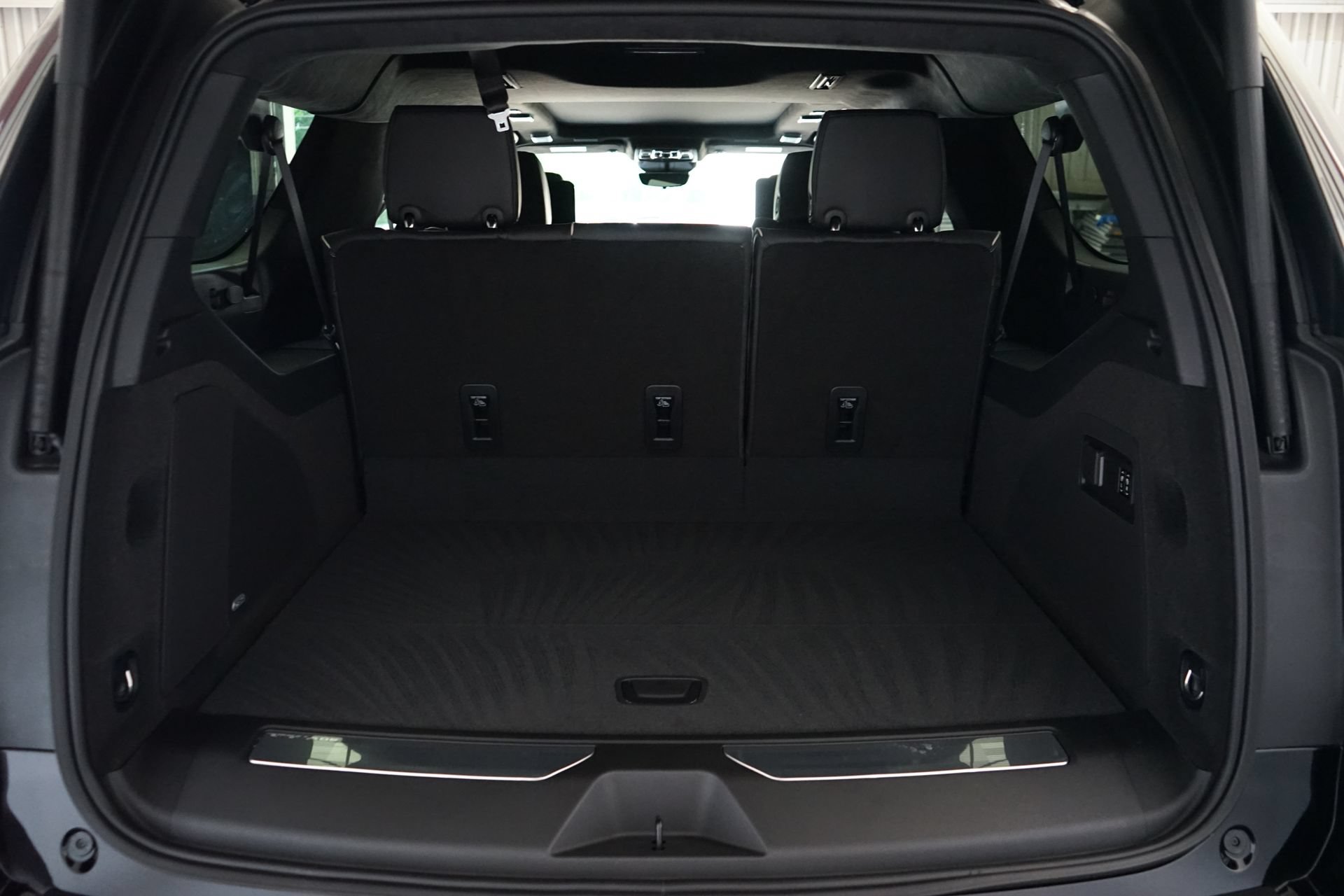Used 2026 Cadillac Escalade ESV V AWD/4WD image 46