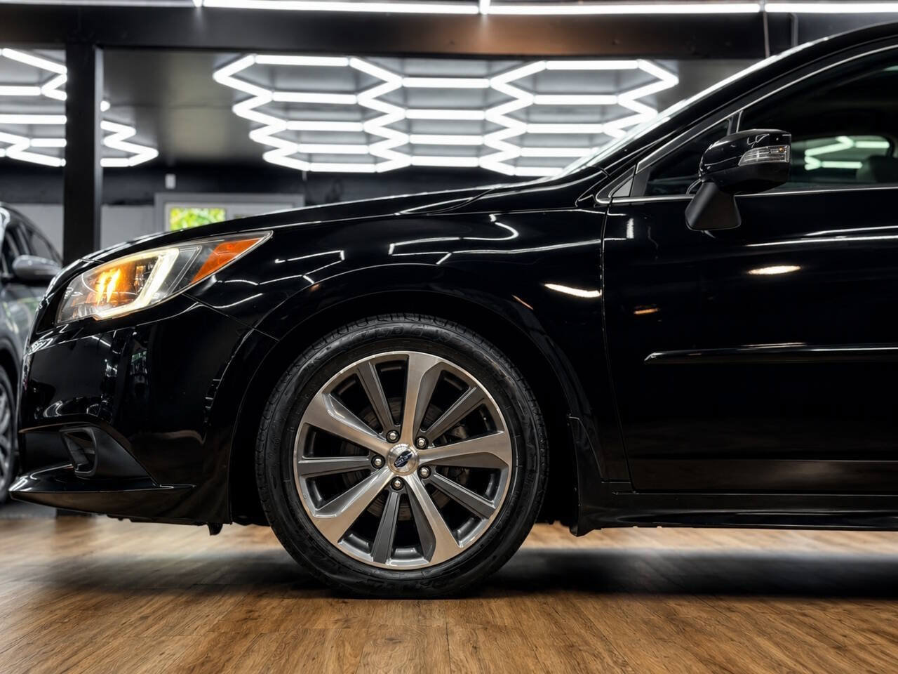 Used 2016 Subaru Legacy 2.5i Limited AWD/4WD image 3