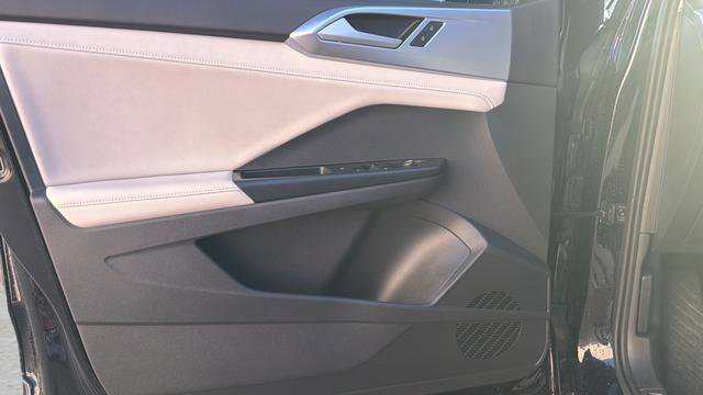 Used 2025 Volkswagen Taos SE image 43