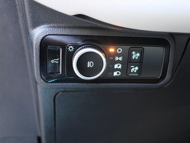 Used 2025 Ford Explorer Platinum w/ LUX Leather Package image 30