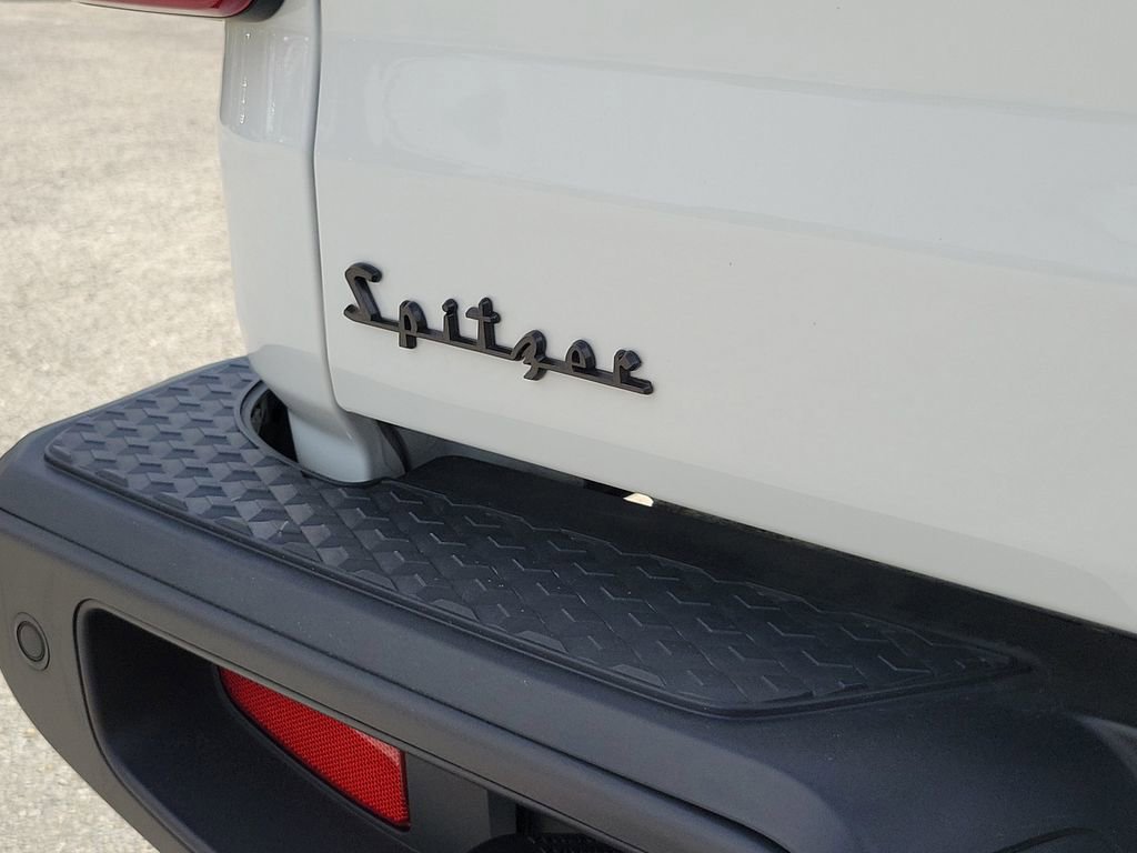 Certified 2025 Jeep Gladiator Mojave AWD/4WD image 6