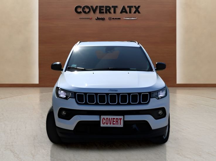Used 2025 Jeep Compass Latitude image 8