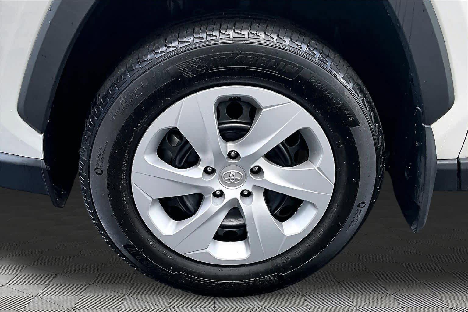 Used 2024 Toyota RAV4 LE FWD image 11