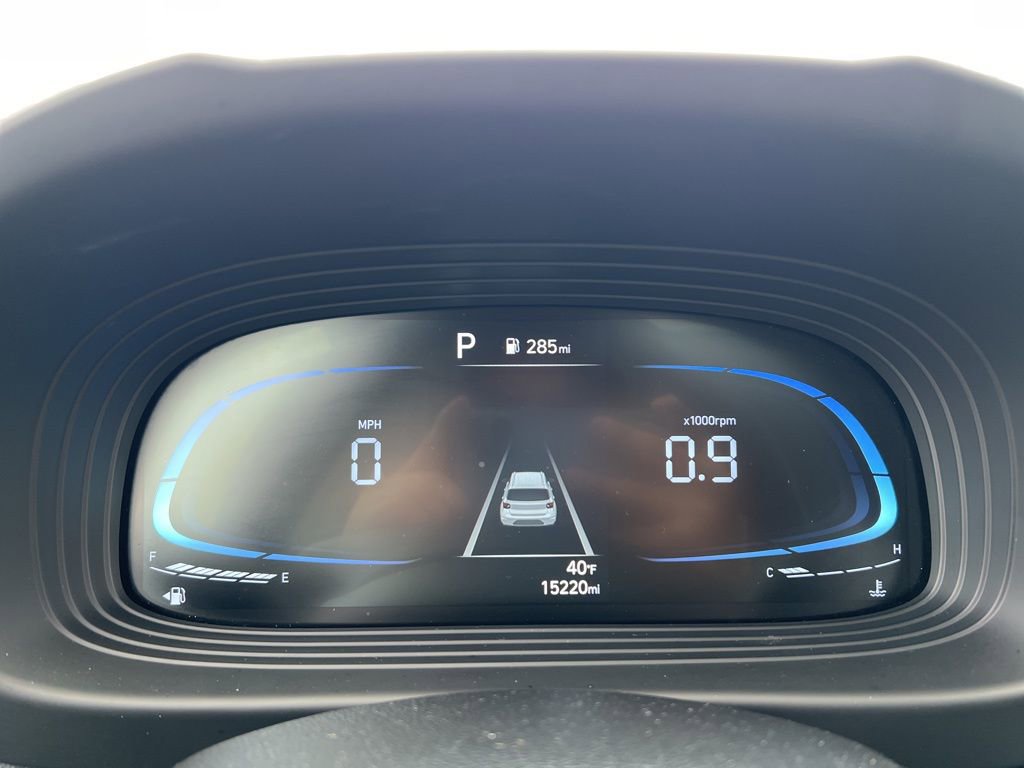 Used 2025 Hyundai Venue SEL image 13