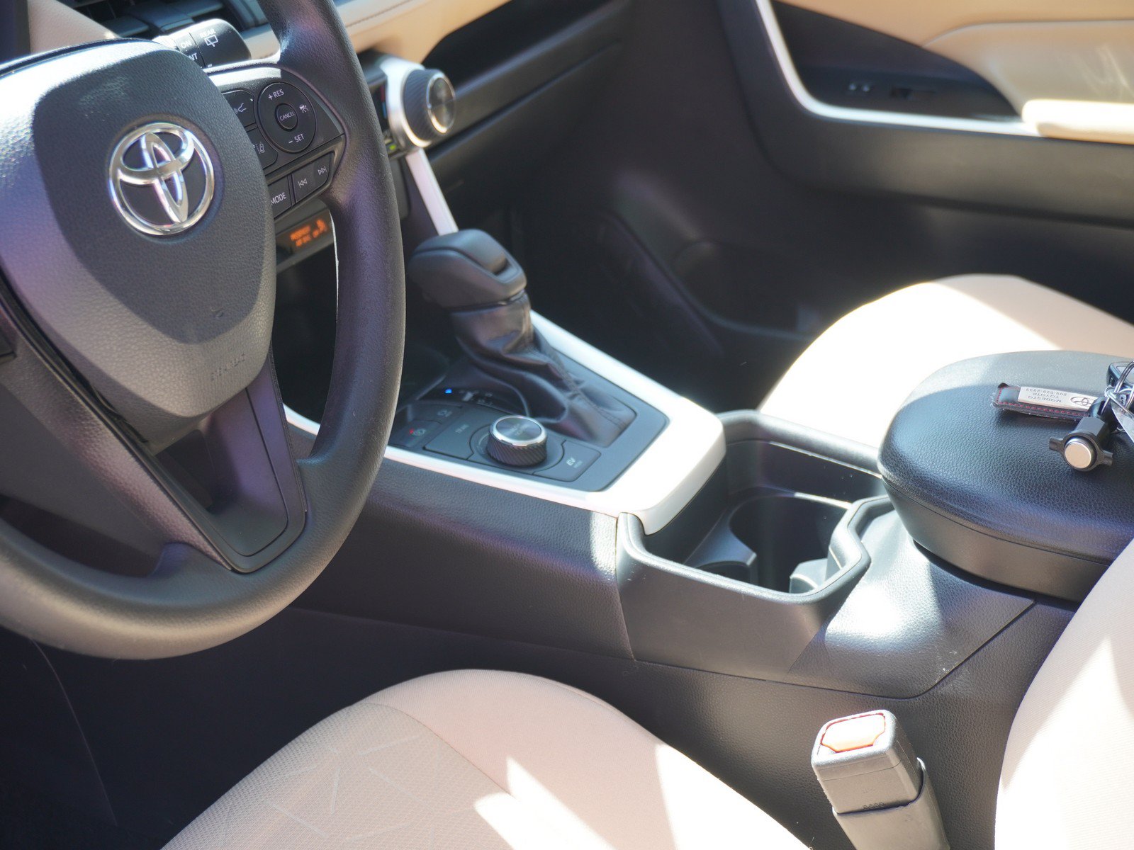 Used 2021 Toyota RAV4 XLE w/ Convenience Package AWD/4WD image 23