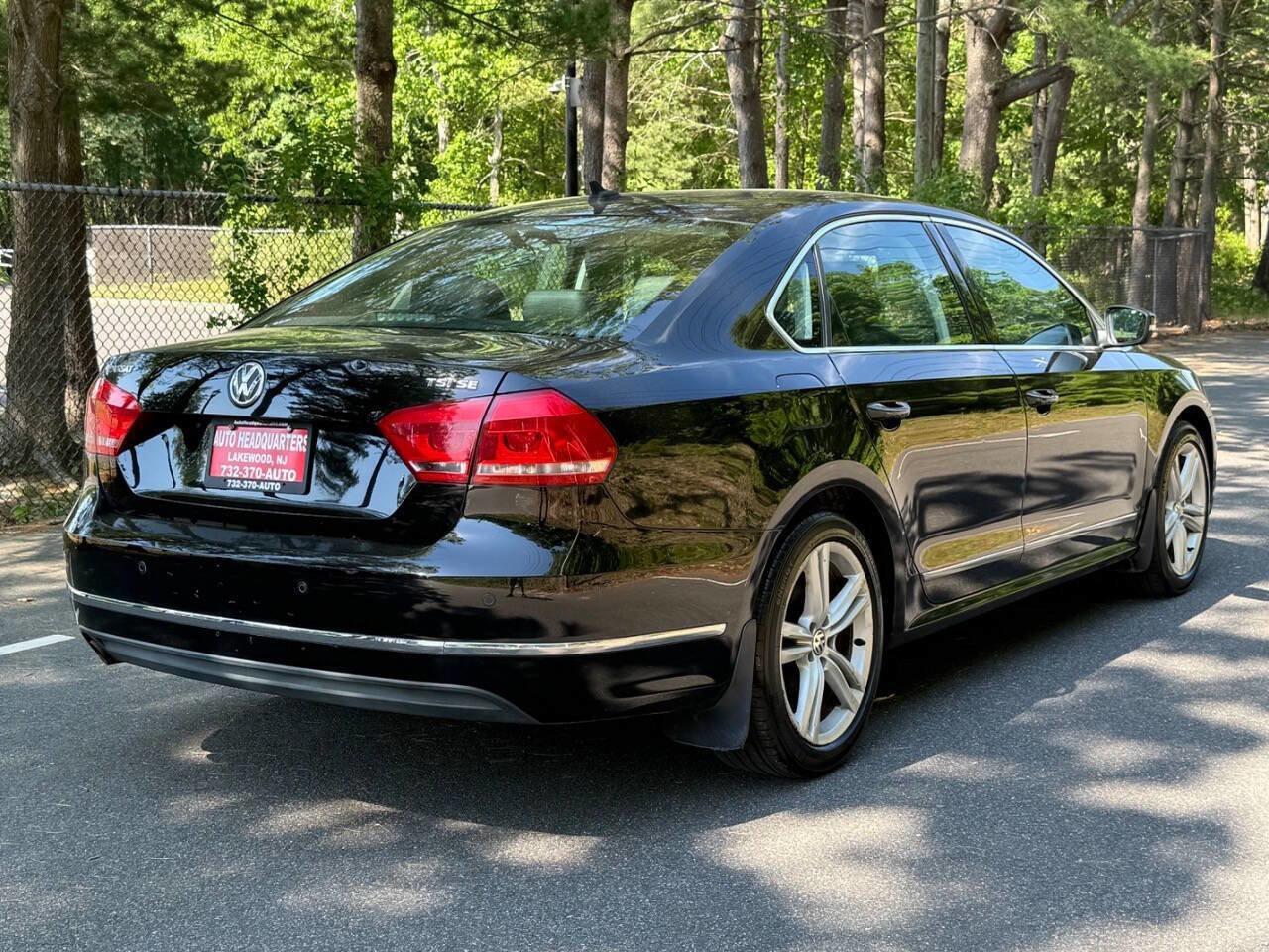 Used 2015 Volkswagen Passat 1.8T SE FWD image 5