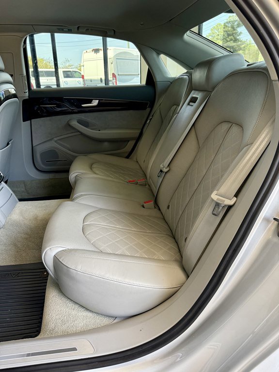 Used 2013 Audi A8 L 4.0T image 17