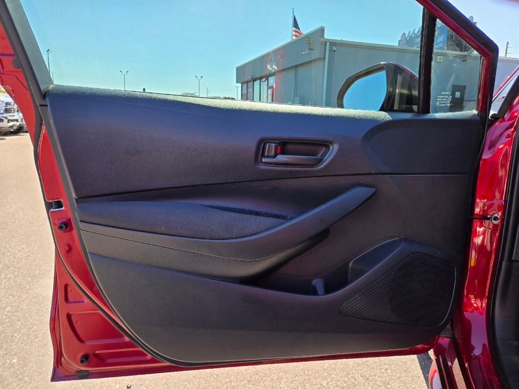 Used 2023 Toyota Corolla LE image 19