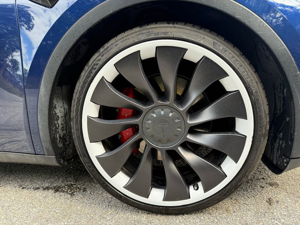 Used 2022 Tesla Model Y Performance image 7