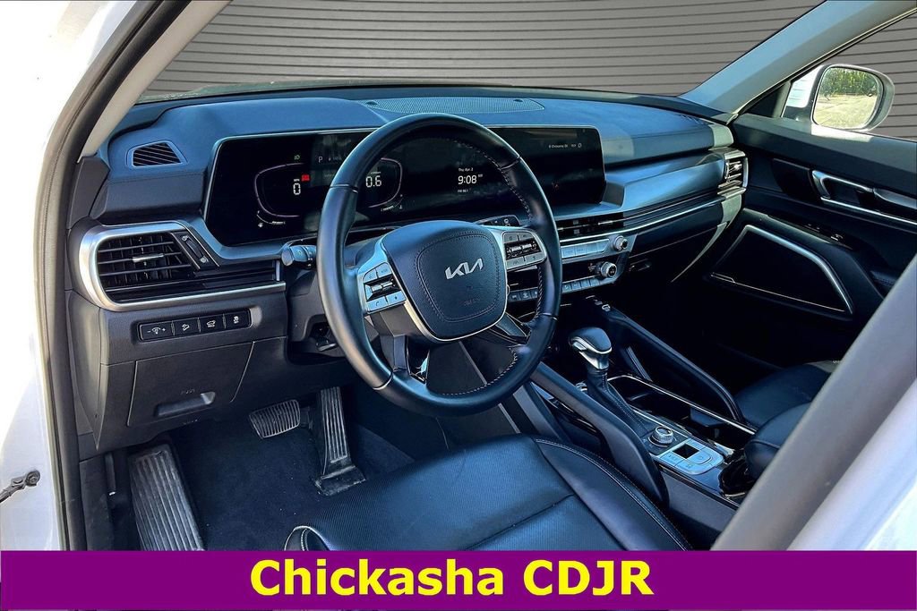 Used 2025 Kia Telluride S image 16
