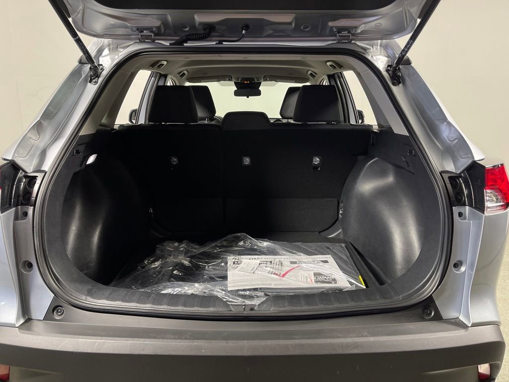 Certified 2025 Toyota Corolla Cross LE image 10