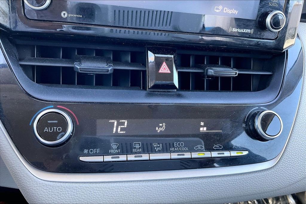 Used 2022 Toyota Corolla LE image 29