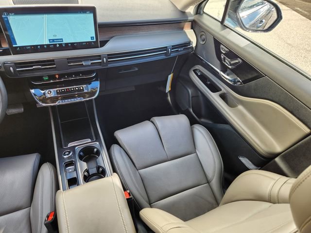 New 2025 Lincoln Corsair Reserve w/ Equipment Group 202A AWD/4WD image 12