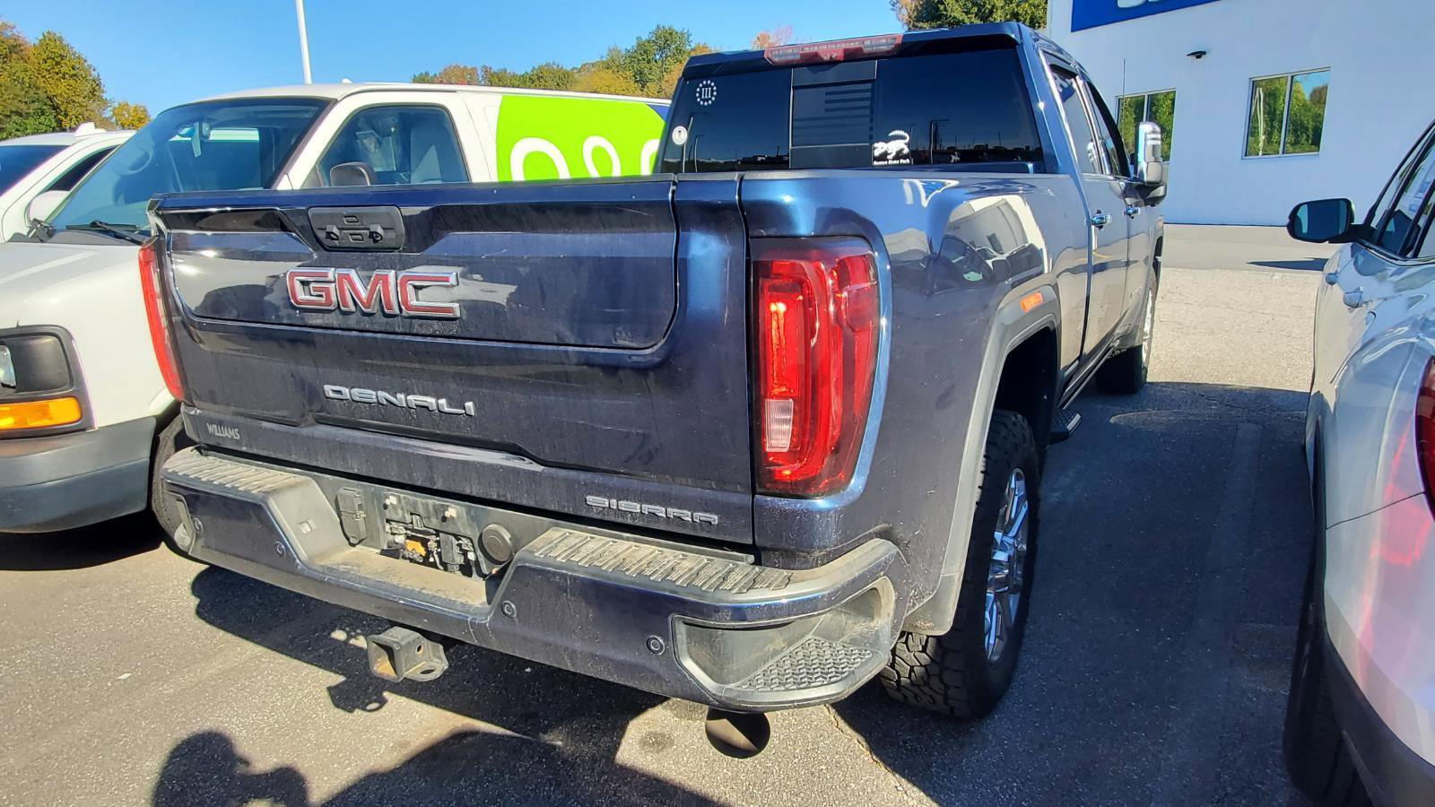 Used 2020 GMC Sierra 3500 Denali w/ Denali Ultimate Package image 9