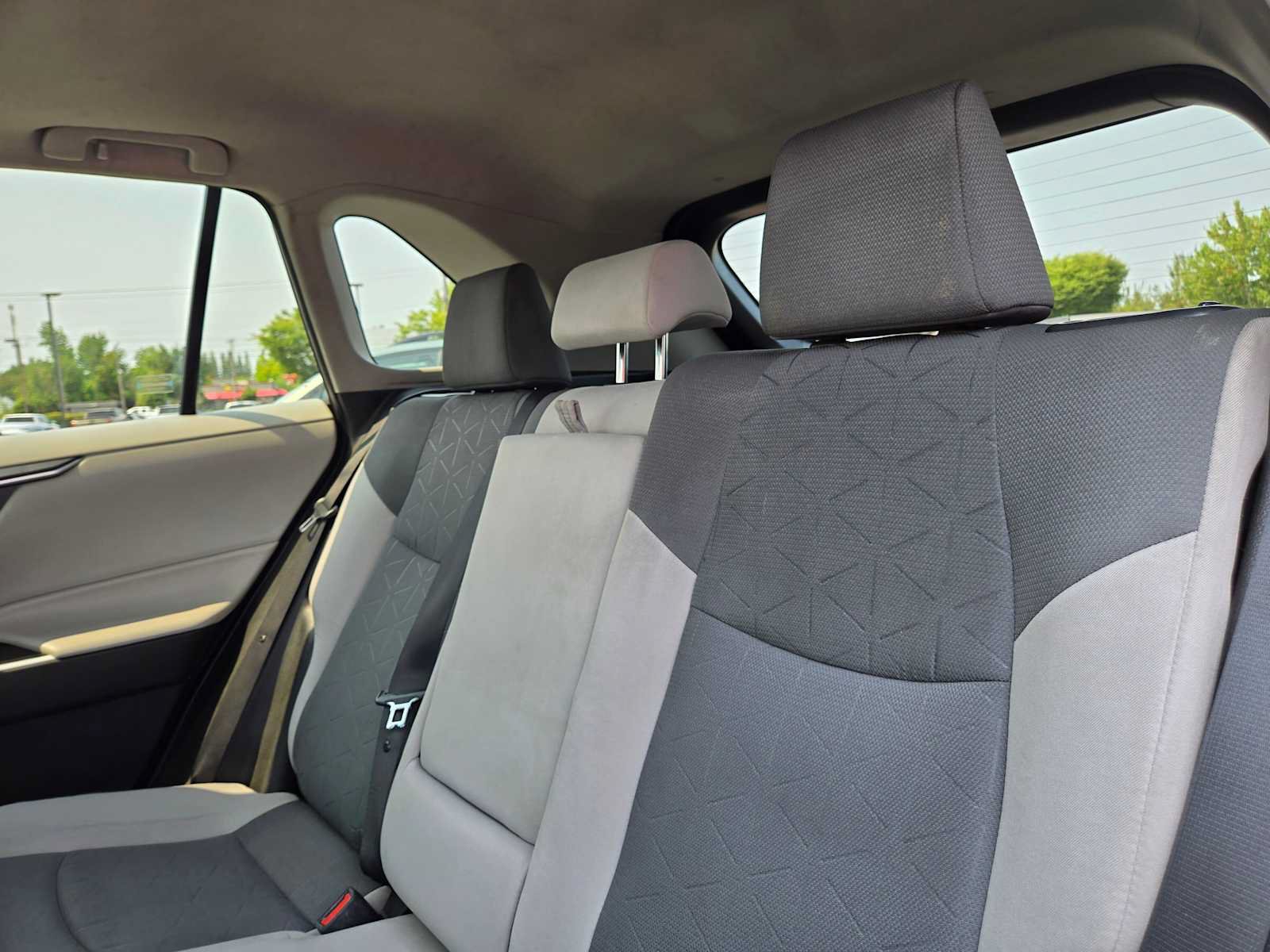 Used 2022 Toyota RAV4 XLE w/ Convenience Package AWD/4WD image 17