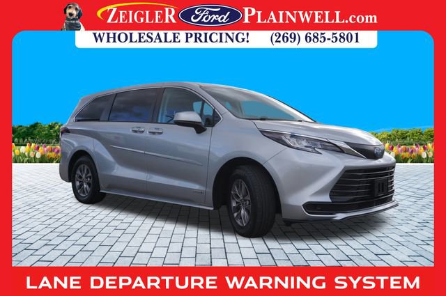 Used 2021 Toyota Sienna LE image 7