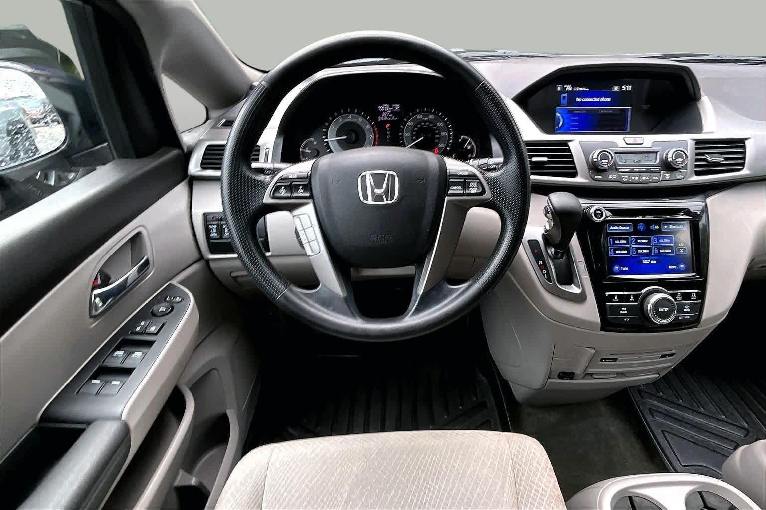 Used 2016 Honda Odyssey SE image 6
