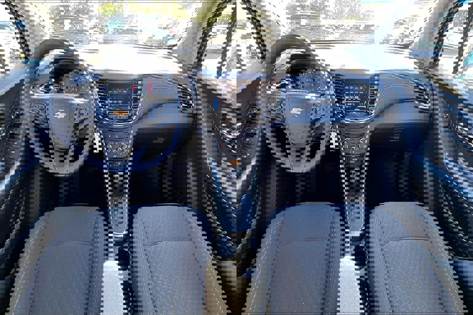 Certified 2022 Chevrolet Trax LS w/ Tint and Cruise Package image 11