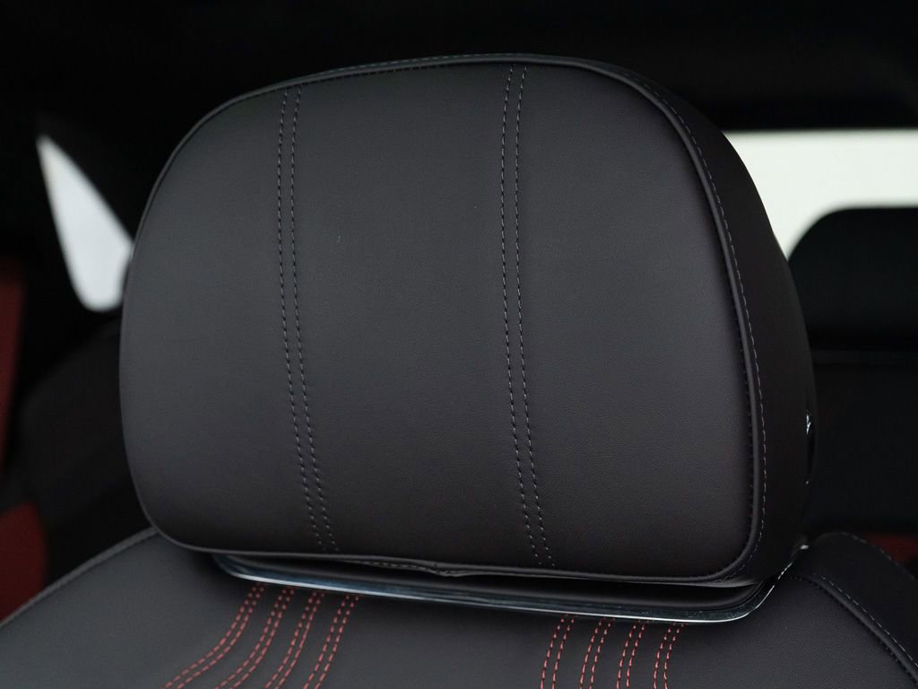 Used 2022 Bentley Bentayga AWD/4WD image 15