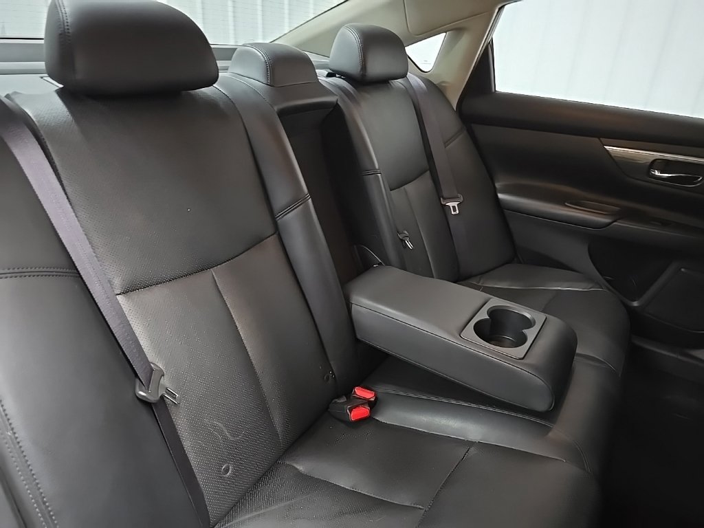 Used 2015 Nissan Altima 3.5 SL FWD image 17