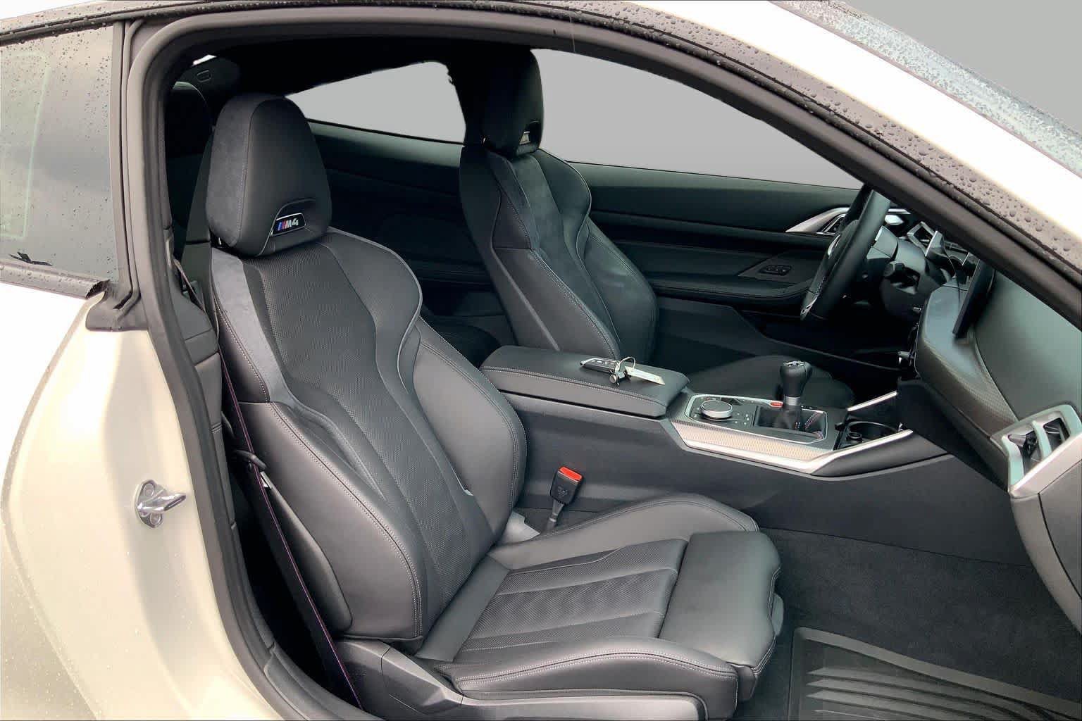 Used 2025 BMW M4 Coupe w/ Executive Package RWD image 9