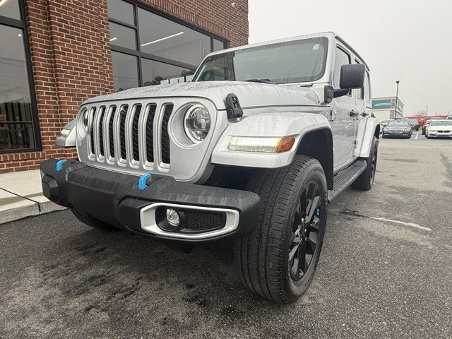 Used 2023 Jeep Wrangler Sahara w/ Cold Weather Group AWD/4WD image 10