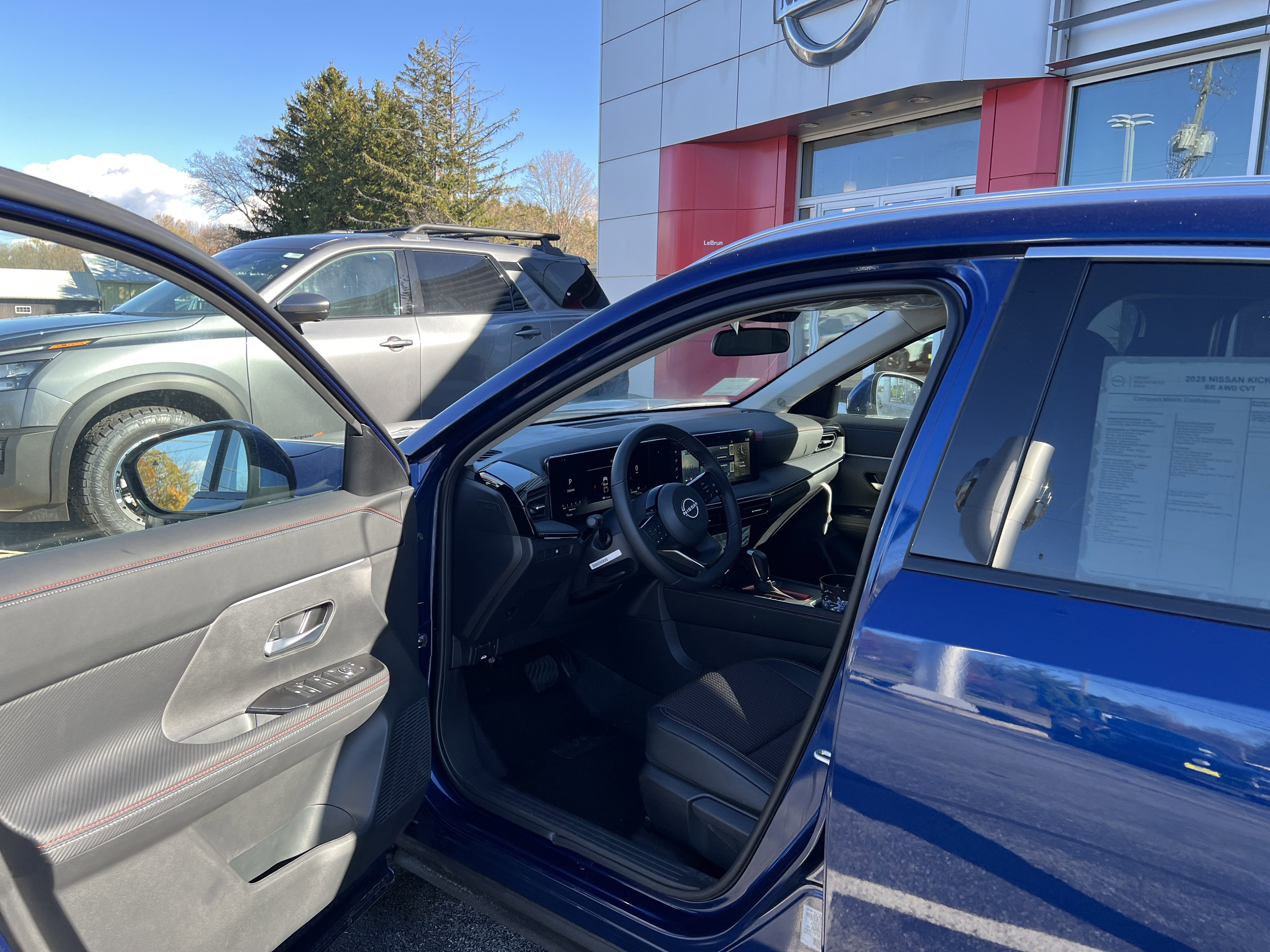 New 2025 Nissan Kicks SR image 3