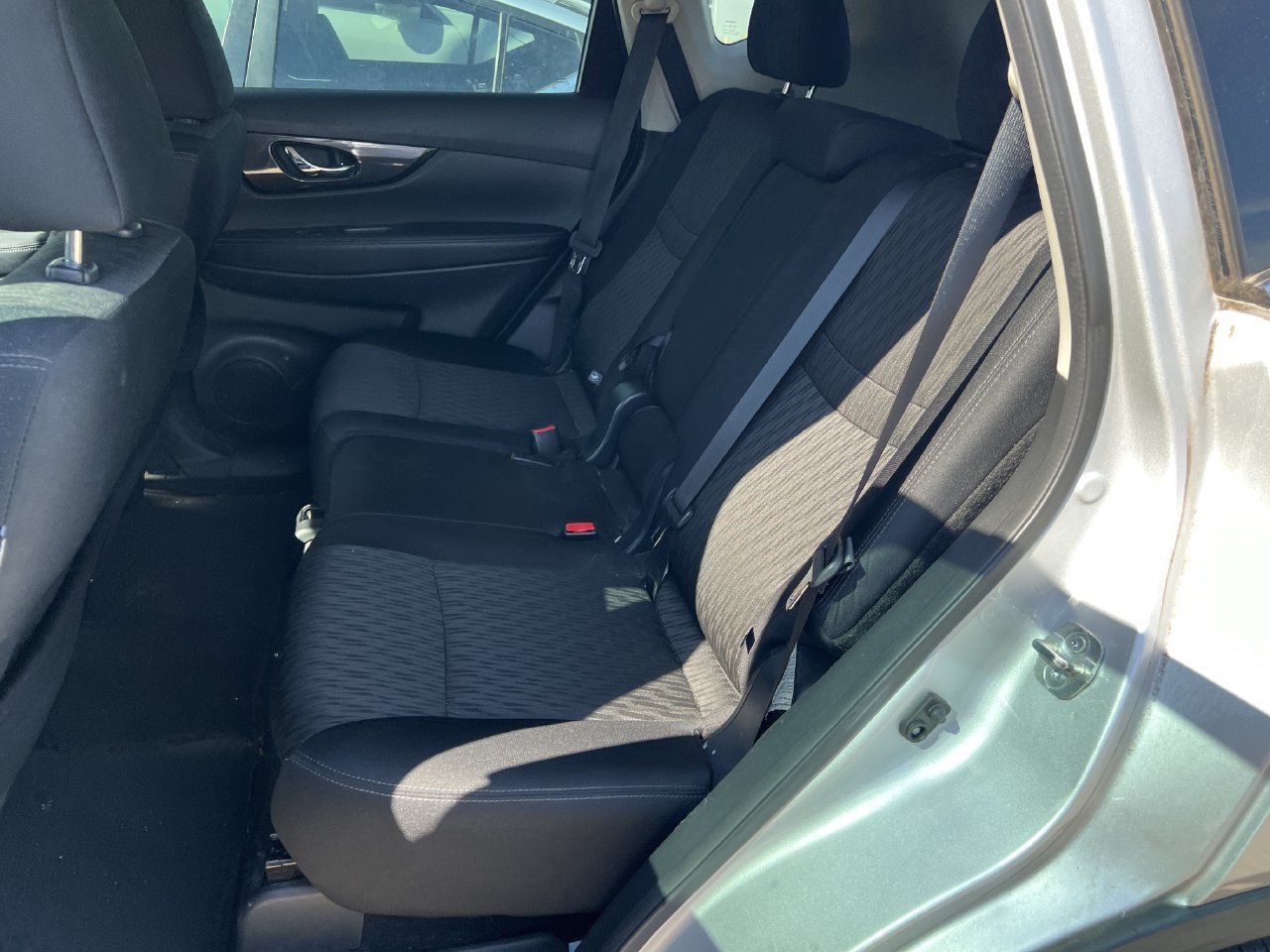 Used 2018 Nissan Rogue S FWD image 8