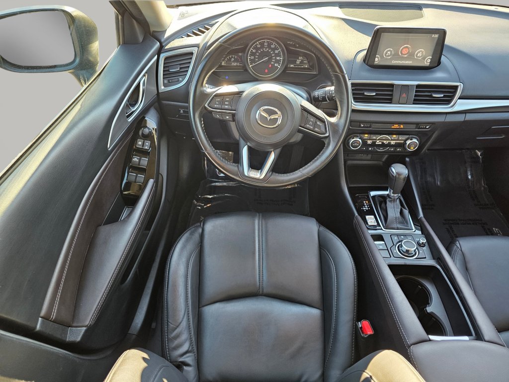 Used 2018 MAZDA MAZDA3 Touring image 3