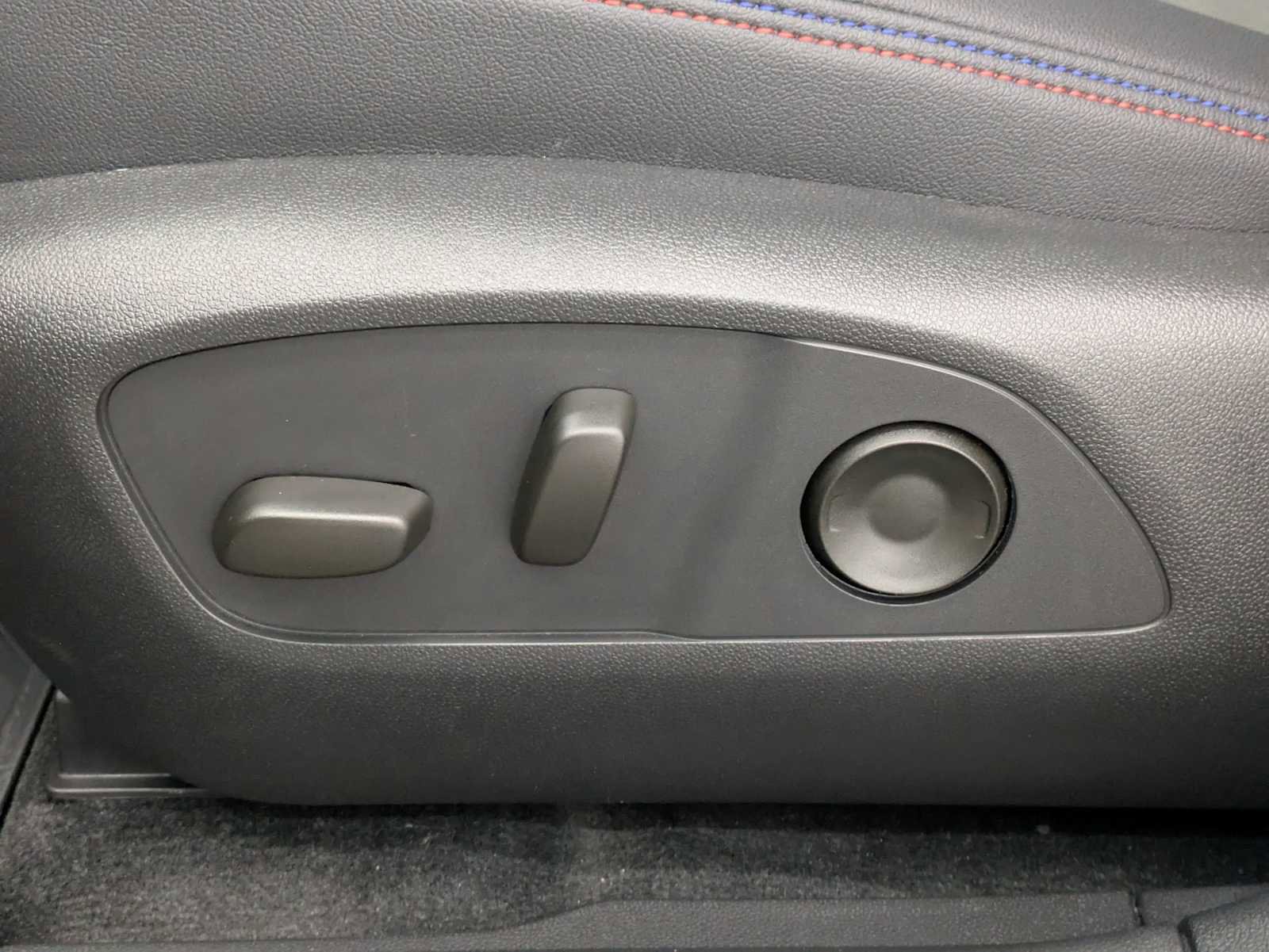 New 2026 Chevrolet Blazer EV RS image 18