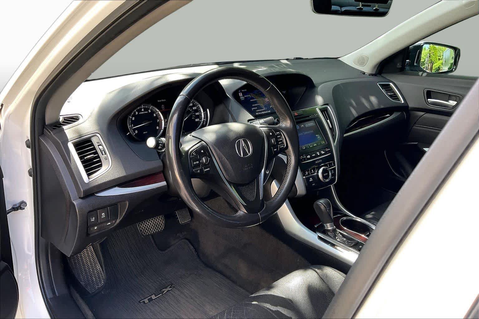 Used 2015 Acura TLX w/ Technology Package FWD image 16