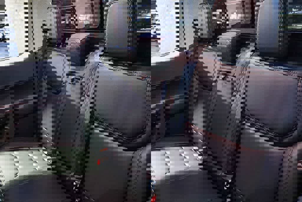 New 2025 Ford Maverick Lariat w/ Black Appearance Package image 18