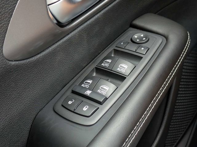 New 2026 Chrysler Pacifica Select FWD image 25