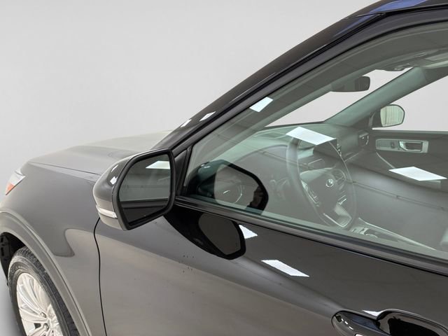 Used 2022 Ford Explorer Limited w/ Equipment Group 301A image 9