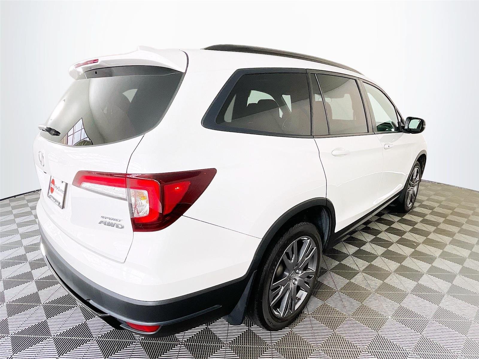 Used 2022 Honda Pilot Sport image 11