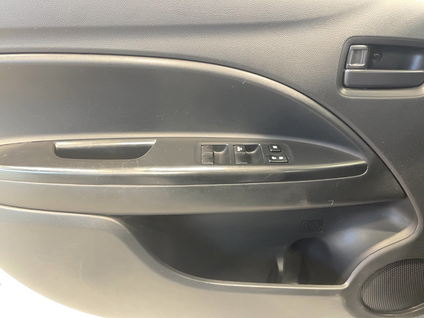 Used 2024 Mitsubishi Mirage ES FWD image 17