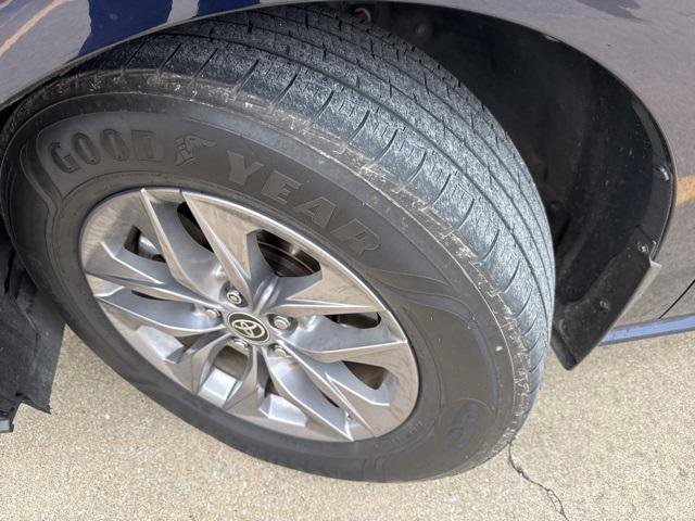 Certified 2023 Toyota Sienna XLE image 2