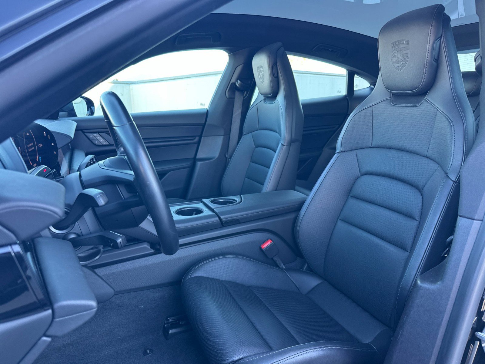 Used 2024 Porsche Taycan image 5