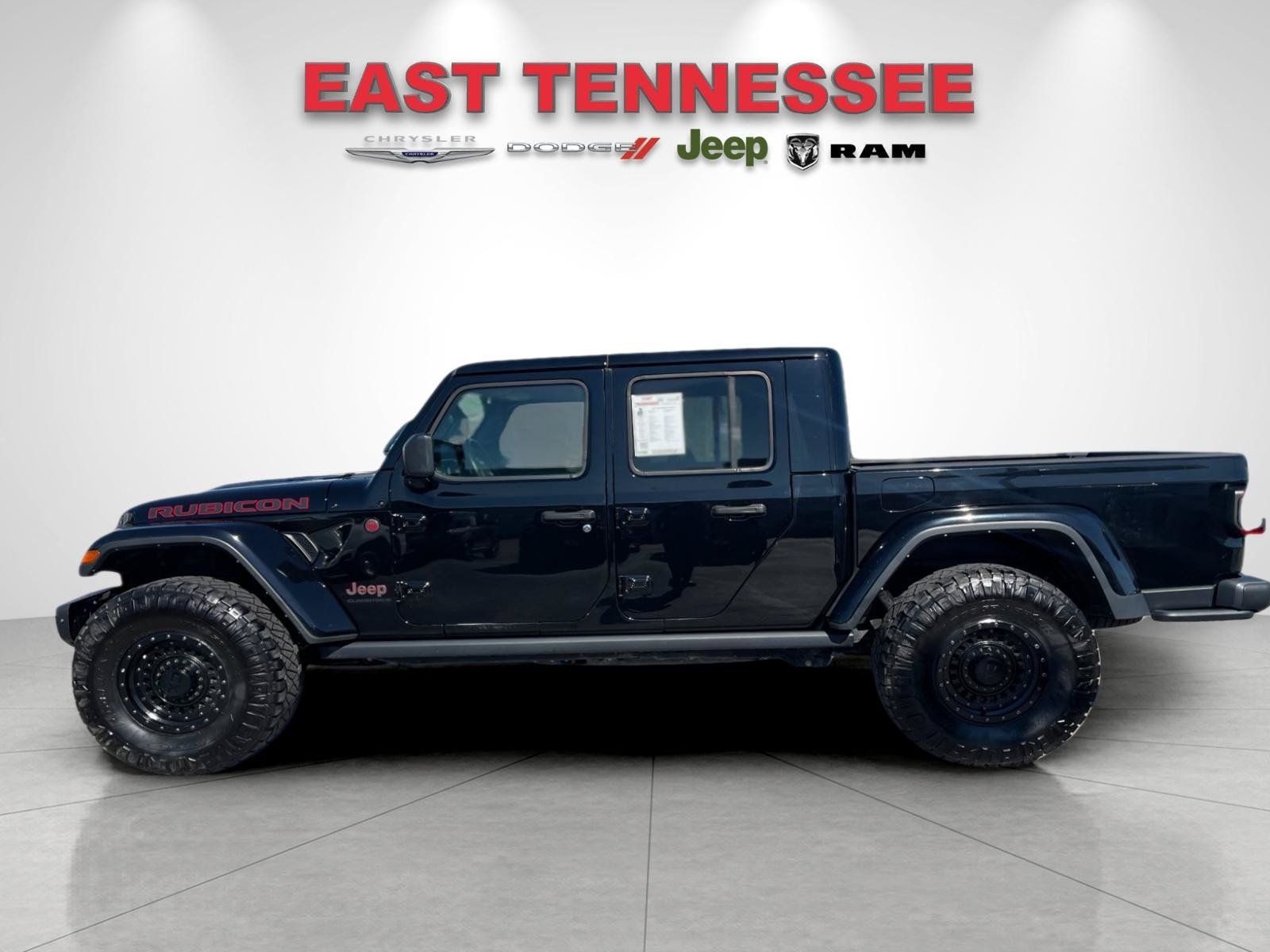 Used 2023 Jeep Gladiator Rubicon w/ LED Lighting Group AWD/4WD image 6