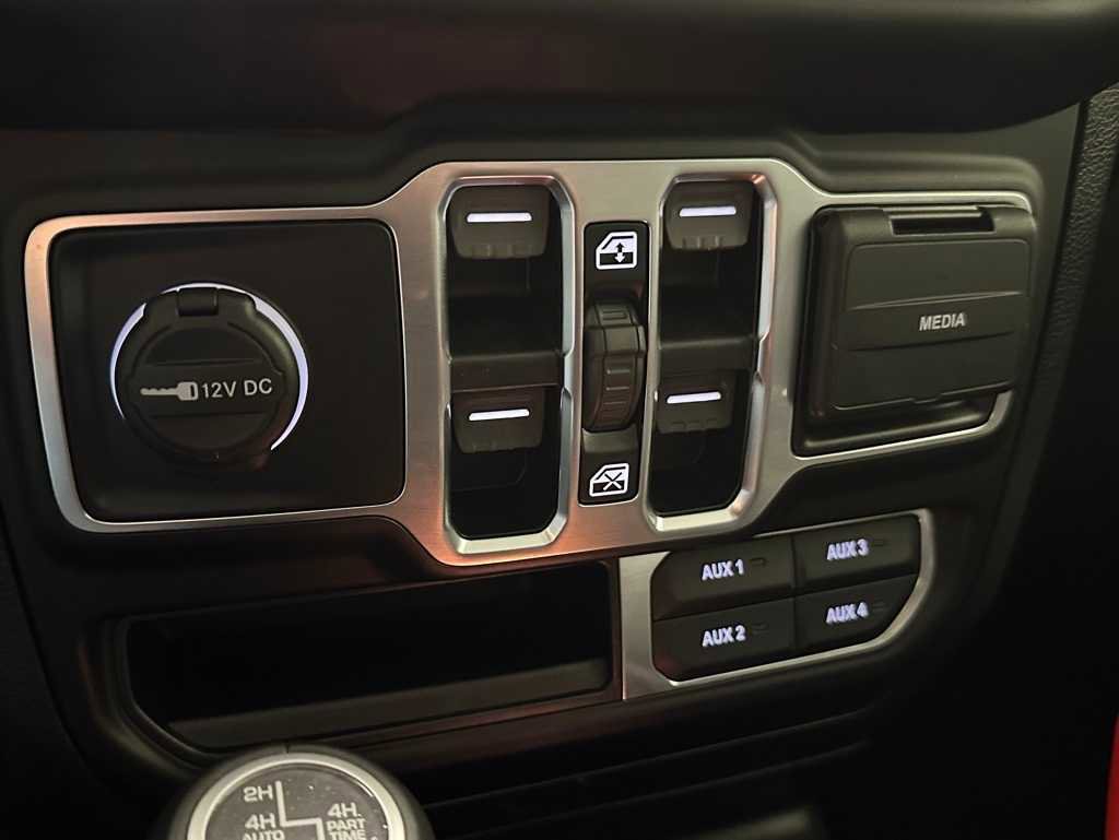 Used 2021 Jeep Wrangler Unlimited Sahara image 31