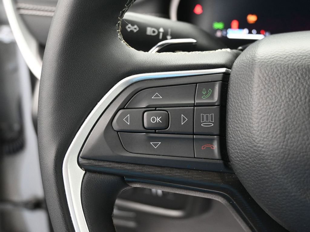 Used 2024 Jeep Grand Cherokee Altitude image 31