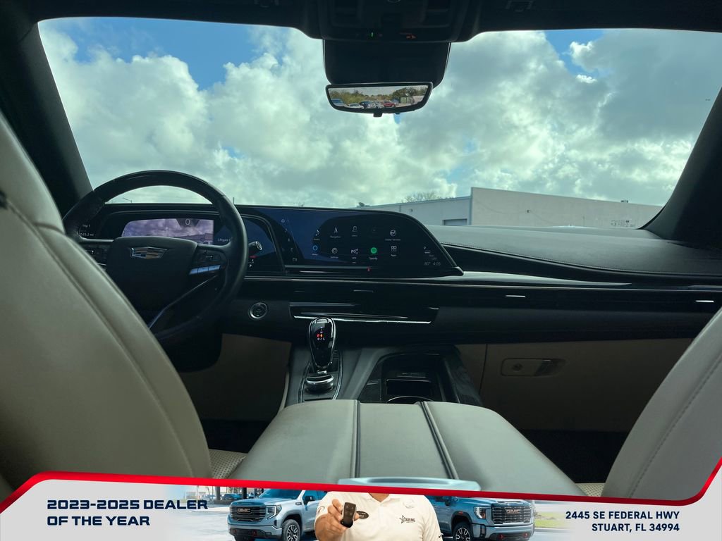 Used 2023 Cadillac Escalade ESV Premium Luxury image 16