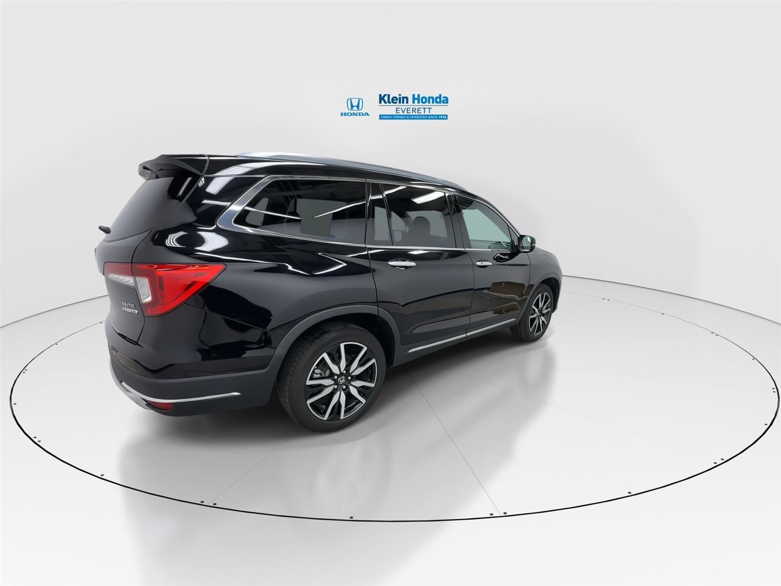 Used 2019 Honda Pilot Elite image 2