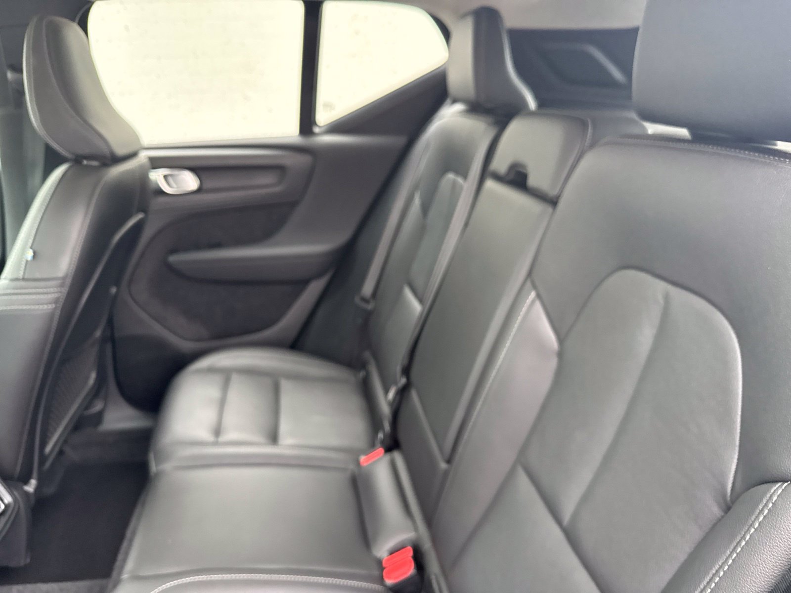 Used 2025 Volvo XC40 B5 Core AWD/4WD image 14