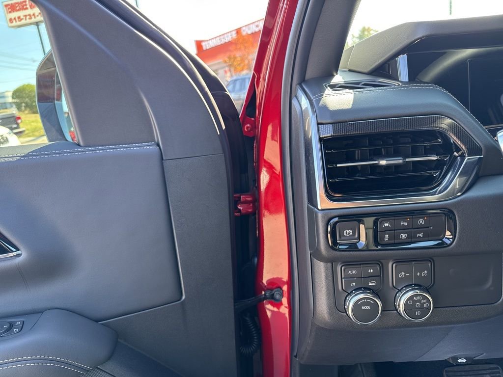 New 2026 GMC Yukon XL Elevation w/ LPO, Elevation Black Package image 14