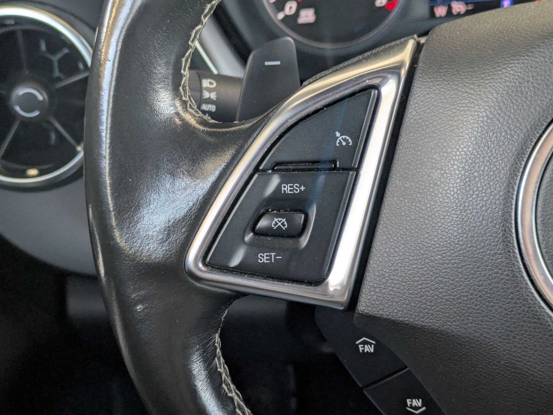 Used 2022 Chevrolet Camaro LT image 24