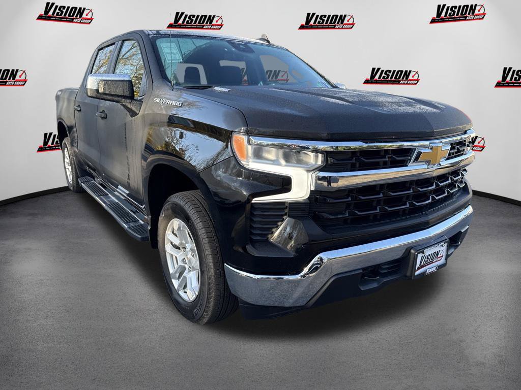 Used 2025 Chevrolet Silverado 1500 LT AWD/4WD image 3