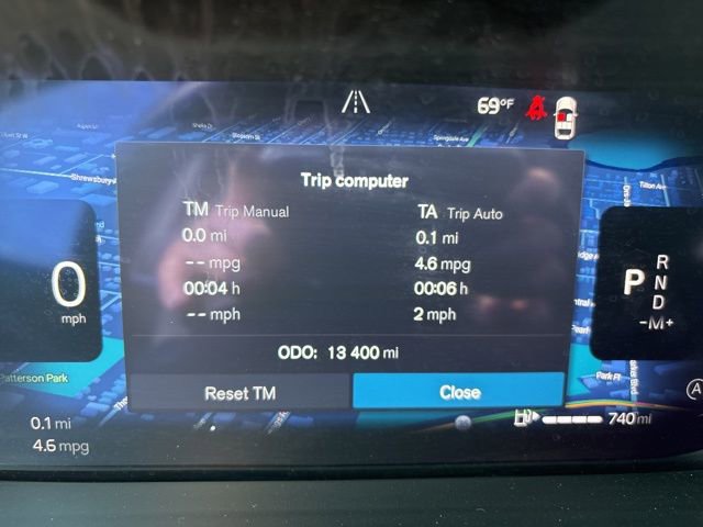 Used 2025 Volvo XC40 B5 Plus AWD/4WD image 24