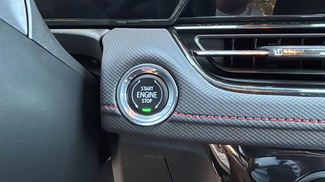 Used 2024 Chevrolet TrailBlazer RS image 30