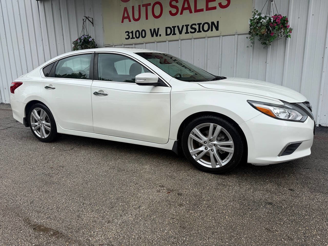 Used 2016 Nissan Altima 3.5 SL FWD image 2